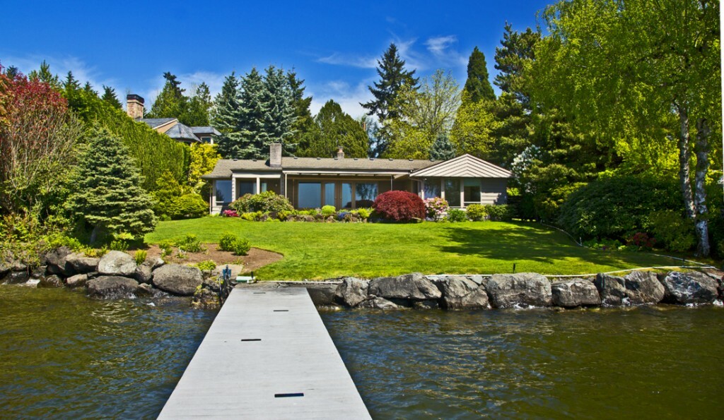 Property Photo:  601 Evergreen Point Rd  WA 98039 