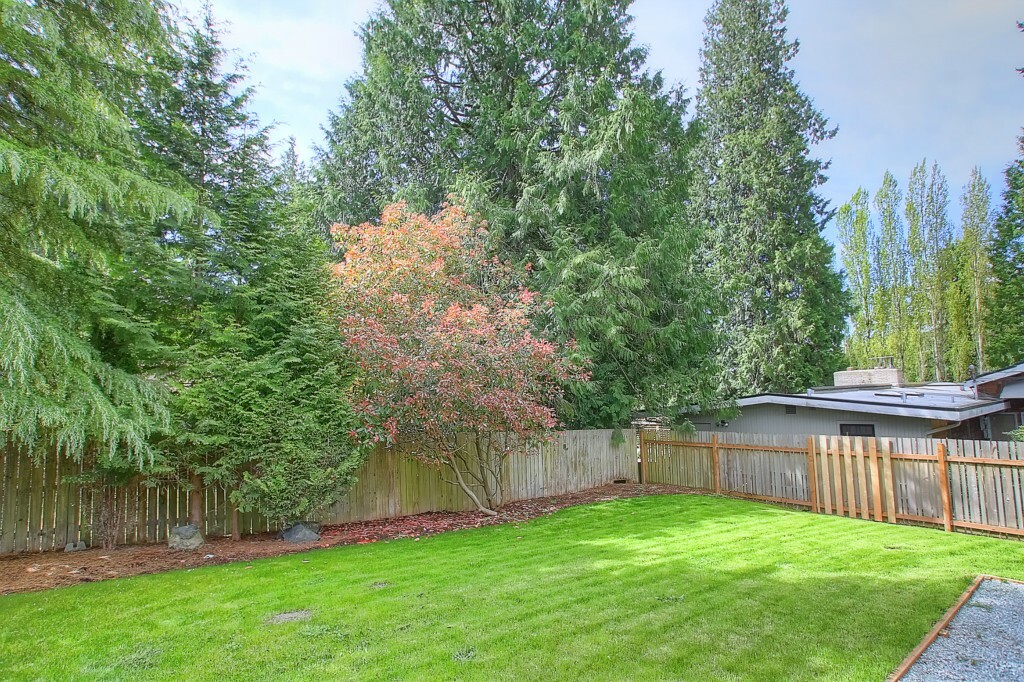 Property Photo:  10645 NE 116th St  WA 98034 