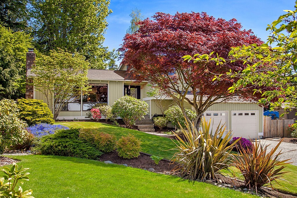 Property Photo:  8136 NE 115th Ct  WA 98034 