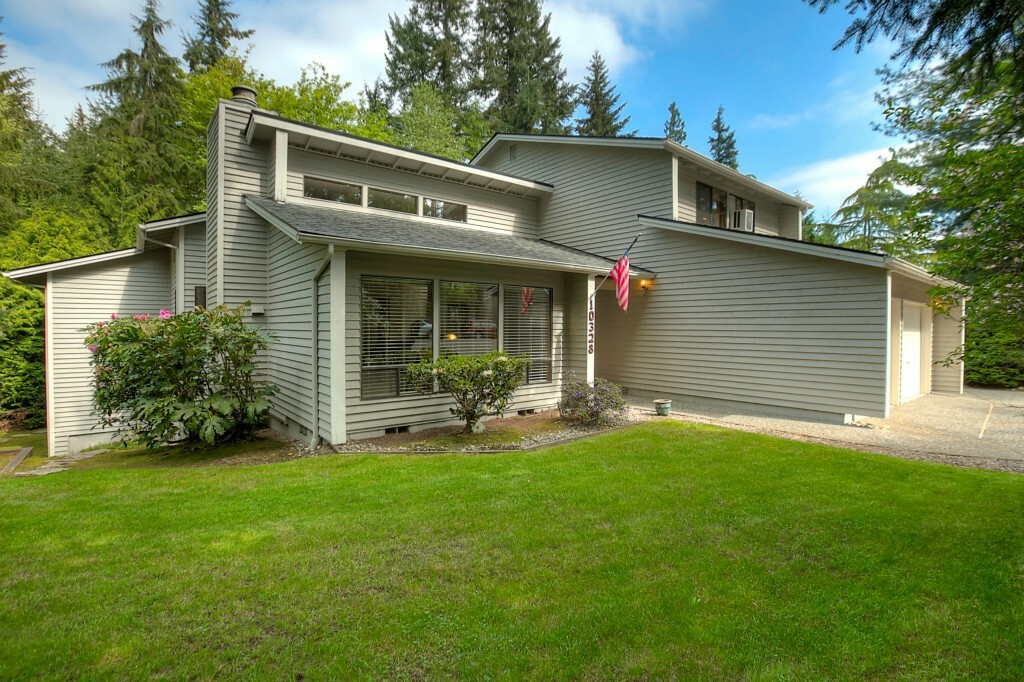 Property Photo:  10328 181st Ave NE  WA 98052 