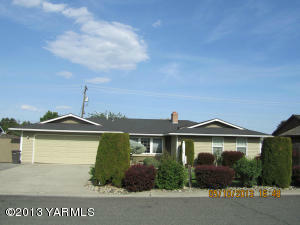 Property Photo:  1413 Conrad Ave  WA 98902 