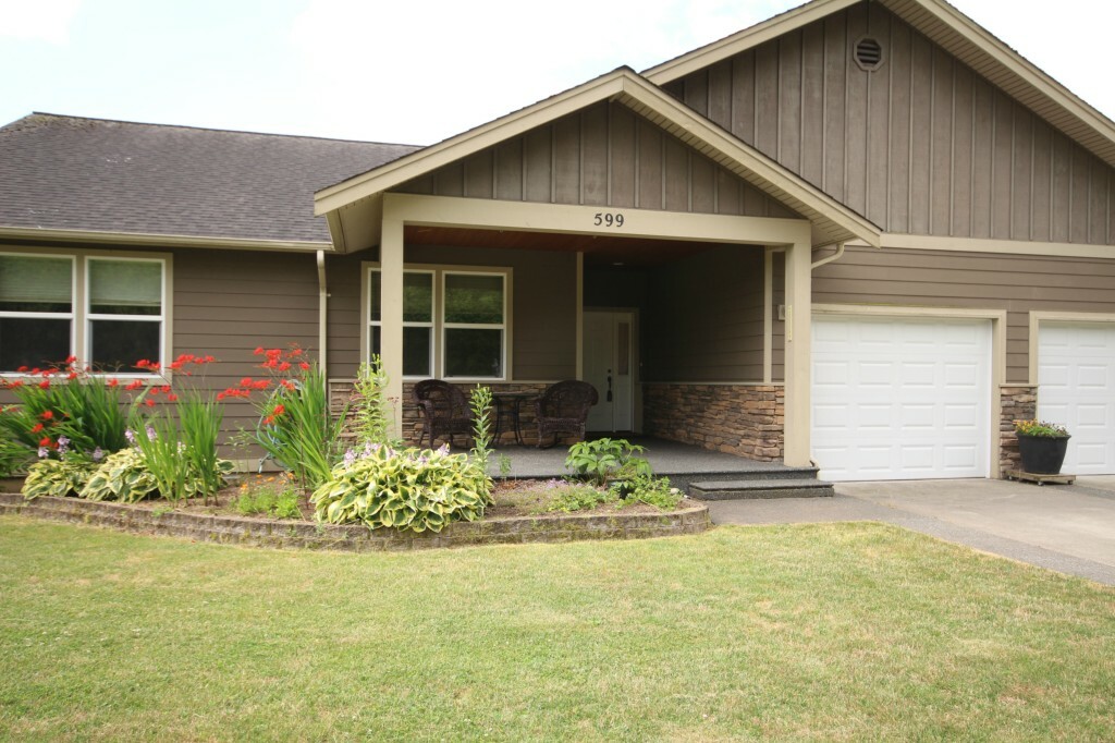 Property Photo:  599 Arthurs Wy  WA 98295 