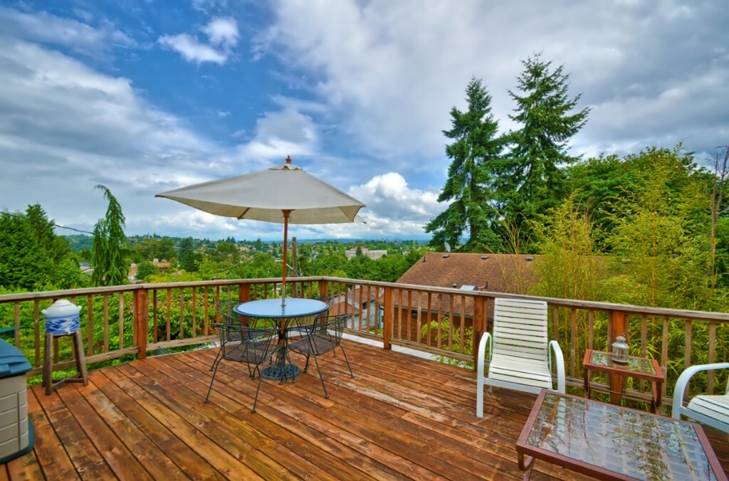 Property Photo:  2417 S Spokane St  WA 98144 