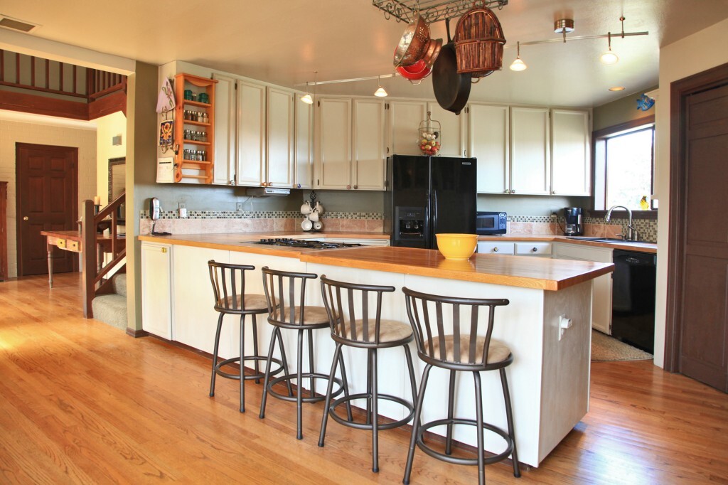 Property Photo: 2410 Discovery Place WA 98260