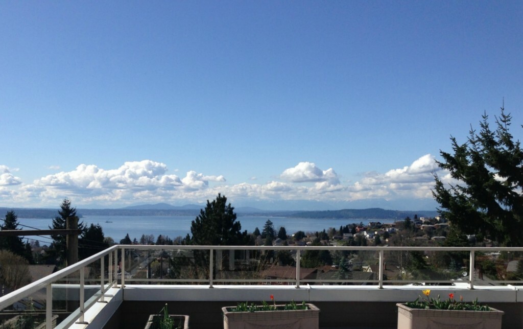 Property Photo:  4847 California Ave SW 405  WA 98116 