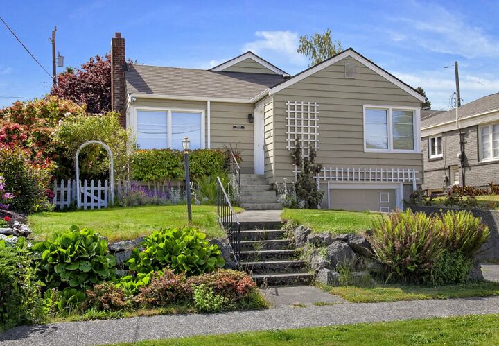 2557 35th Ave W  Seattle WA 98199 photo