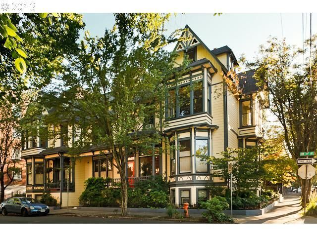 Property Photo:  133 NW 18th Ave 7  OR 97201 