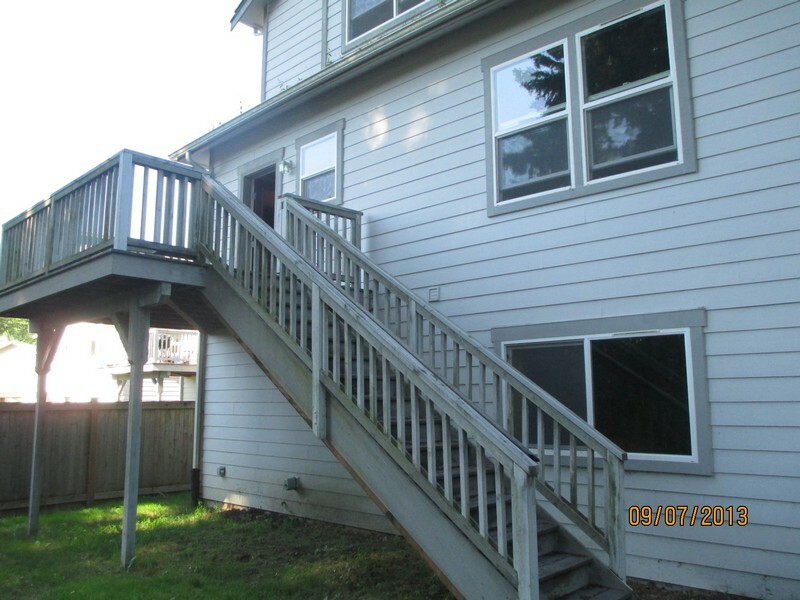 Property Photo:  417 46th St SE  WA 98203 