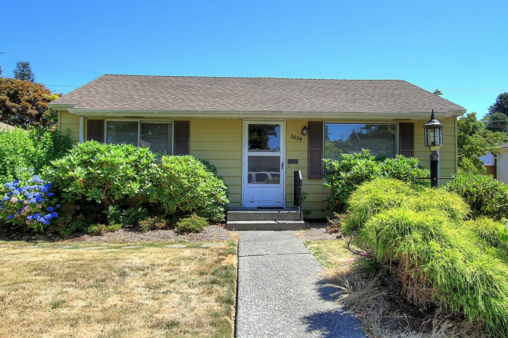 Property Photo:  3434 48th Ave SW  WA 98116 