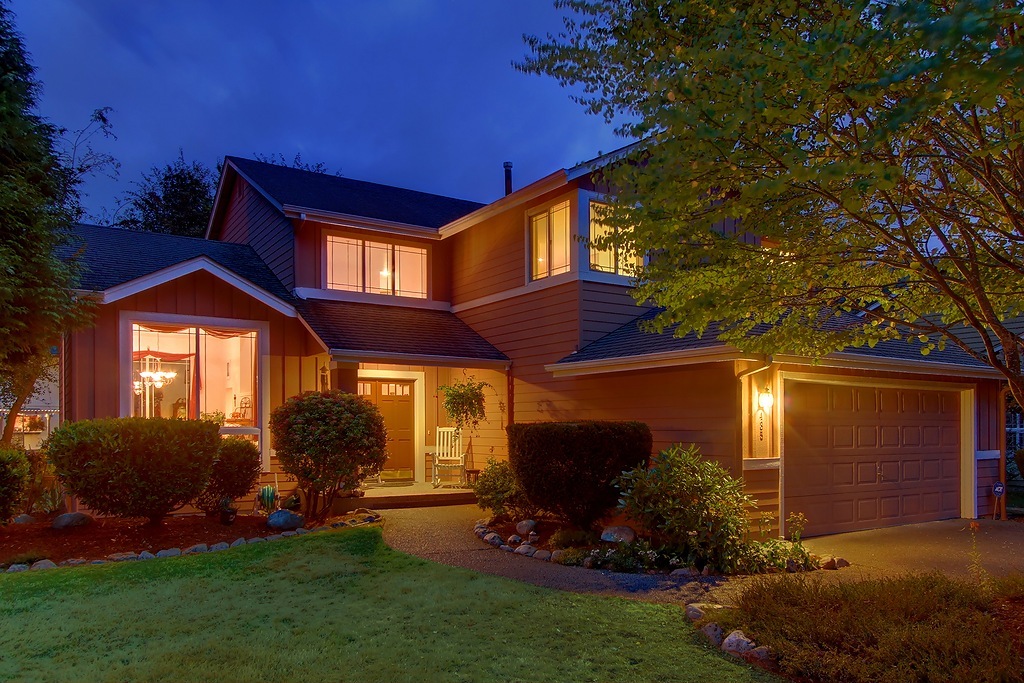 Property Photo:  435 SE 5th St  WA 98045 