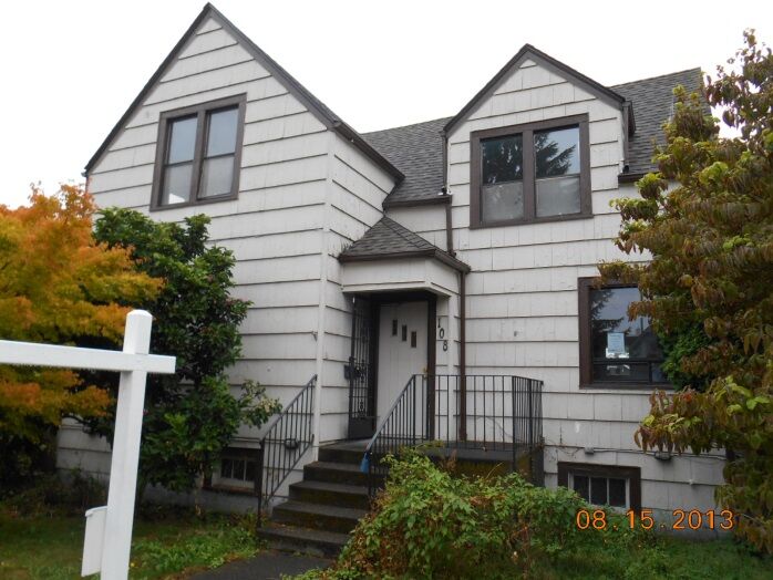 Property Photo:  108 F St SE  WA 98002 