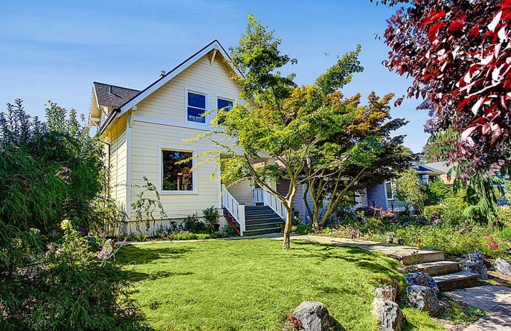 Property Photo: 1815 4th Ave W WA 98119