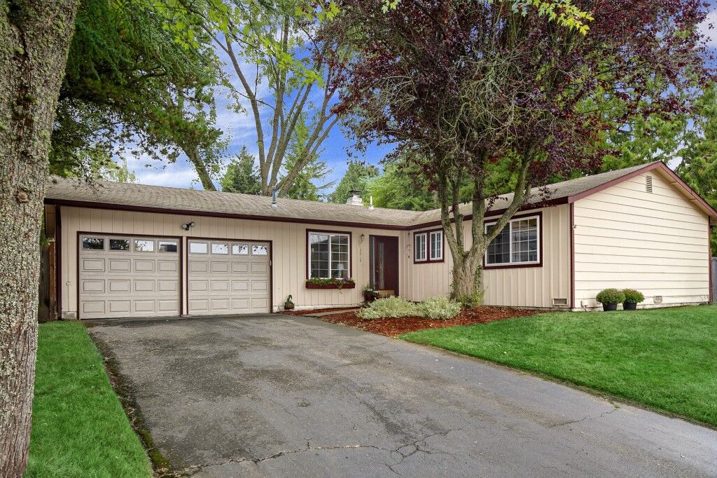 Property Photo:  12618 NE 141st Wy  WA 98034 
