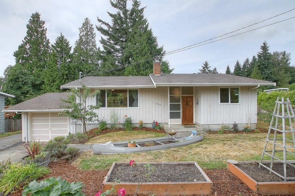 Property Photo:  21009 100th Ave SE  WA 98031 