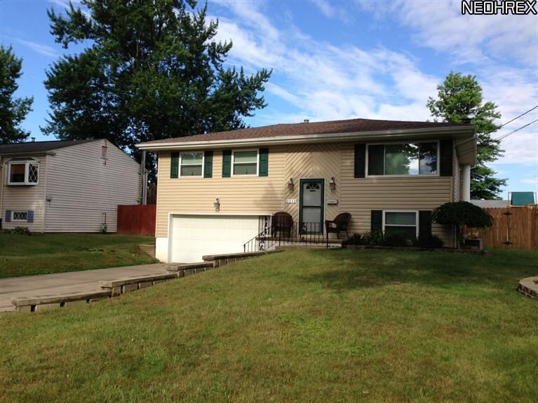 Property Photo: 1236 Cavalcade Drive OH 44515
