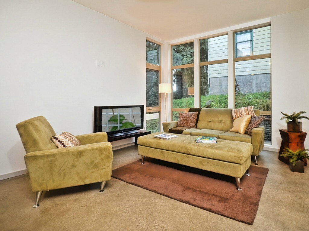 Property Photo:  210B 26th Ave E  WA 98112 