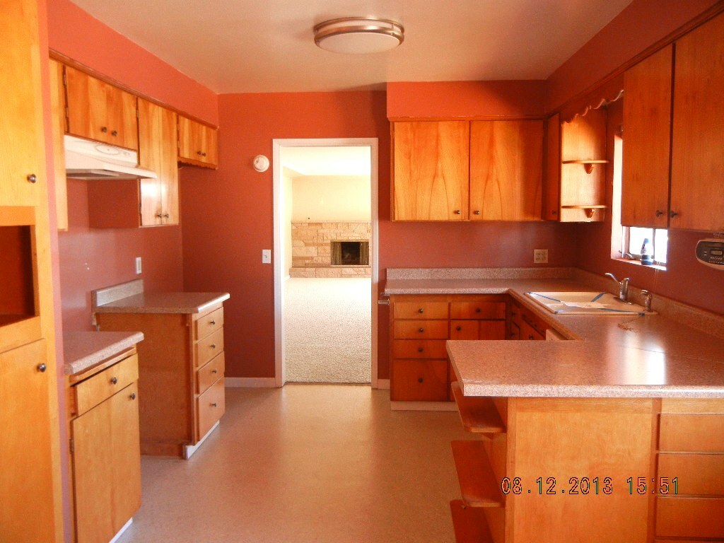 Property Photo: 1029 S Jackson Ave WA 98465