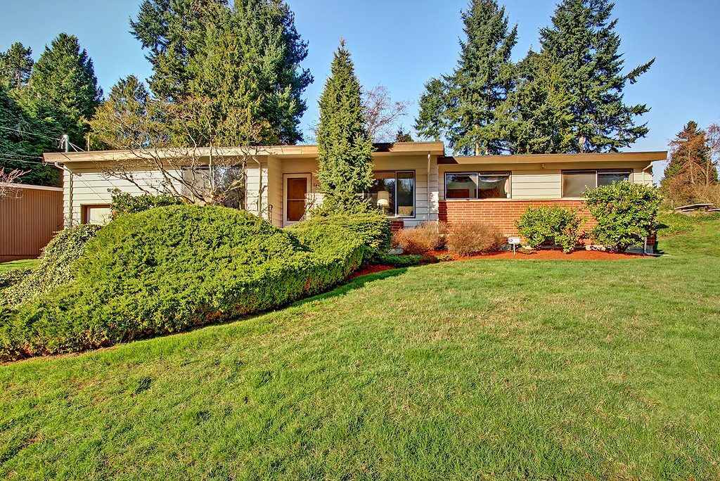 Property Photo:  6438 NE 153rd St  WA 98028 