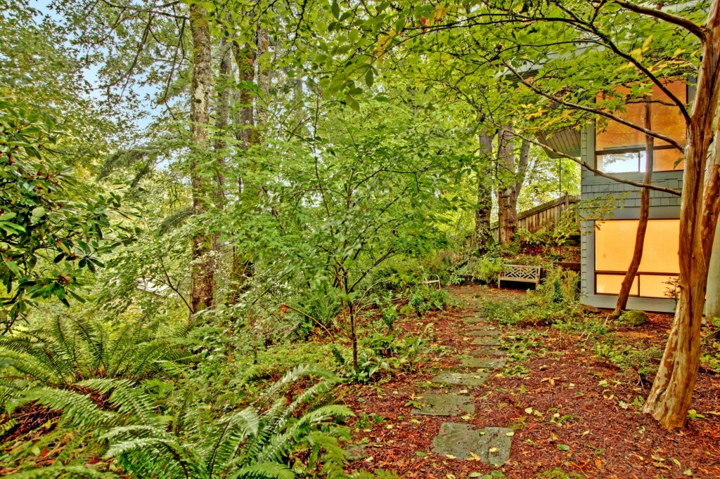 Property Photo:  5109 155th Place SE  WA 98006 