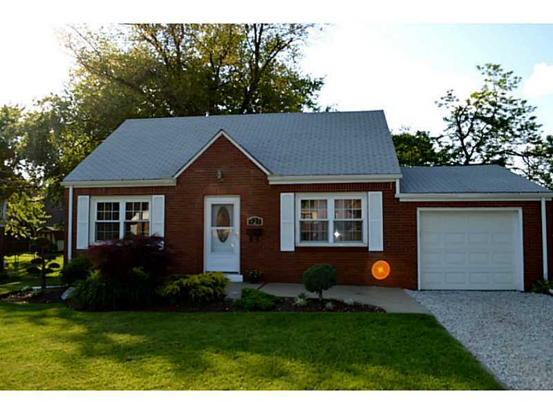 Property Photo:  921 Fidelity Drive  PA 15236 