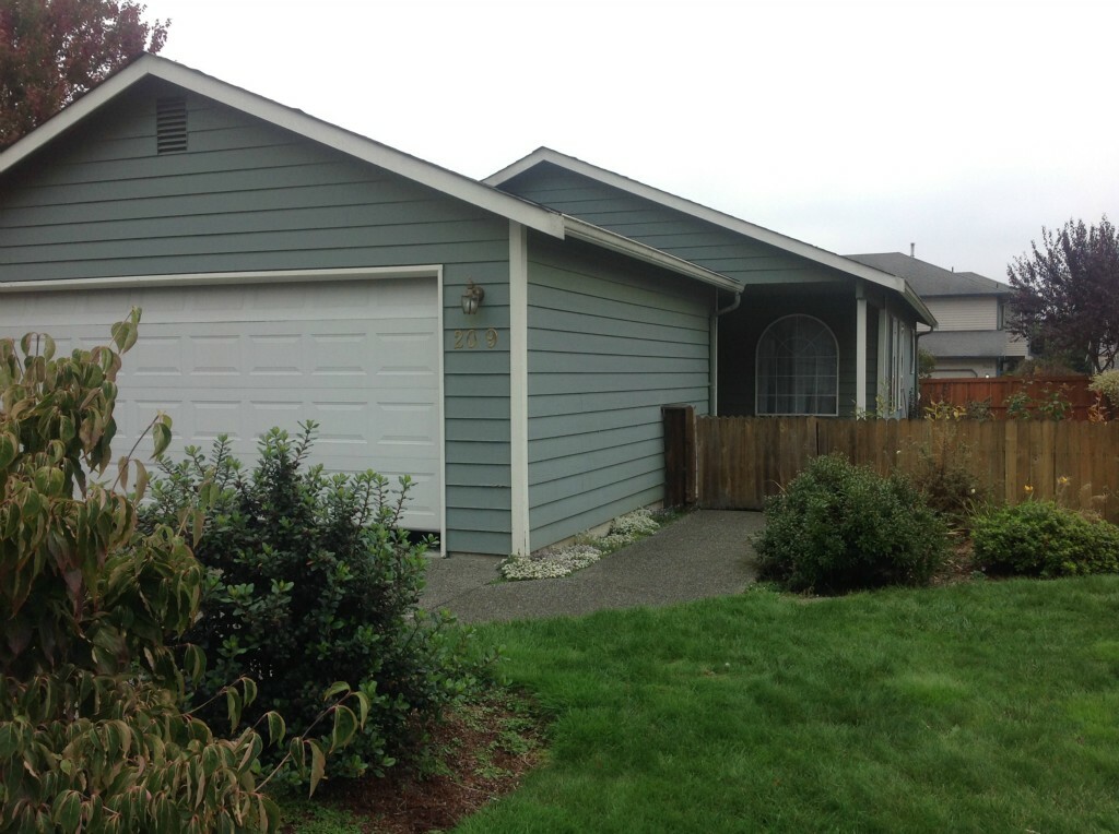 Property Photo:  209 95th Ave SE  WA 98258 