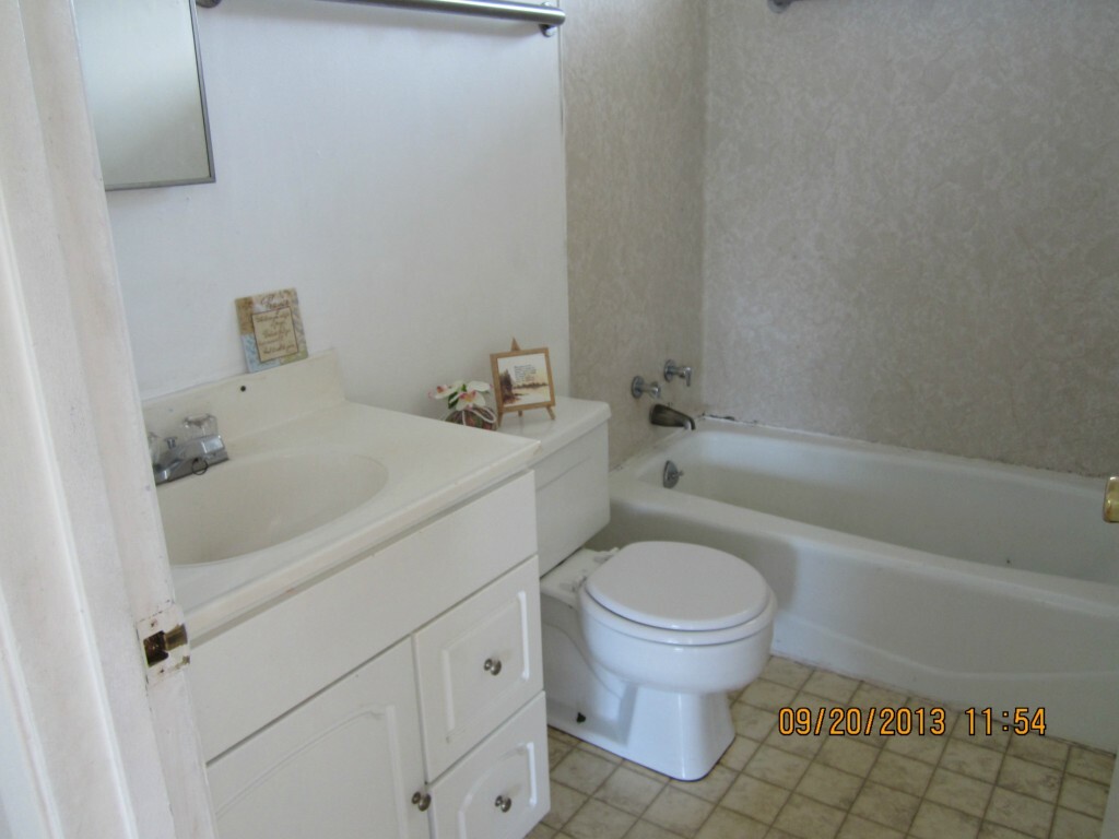 Property Photo:  1525 S 28th St  WA 98055 