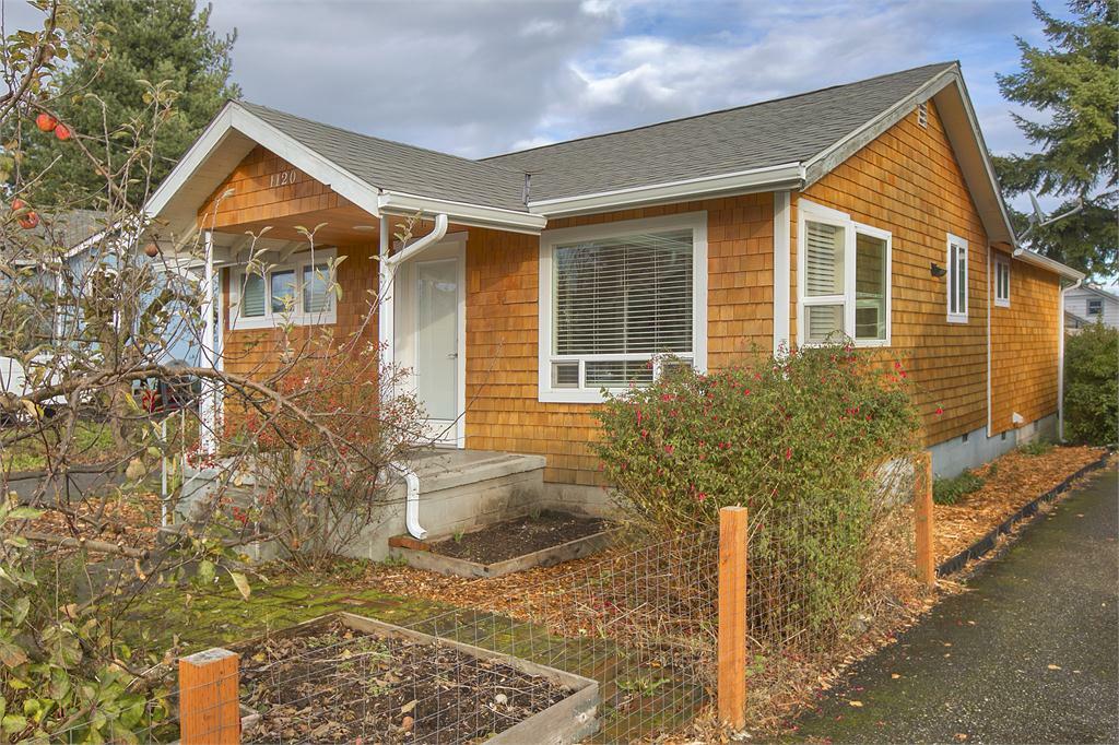 Property Photo:  1120 Pennsylvania Ave  WA 98312 