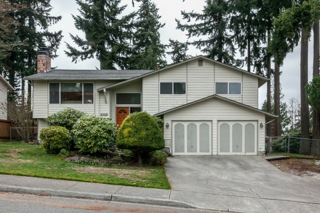 Property Photo:  6605 224th St SW  WA 98043 