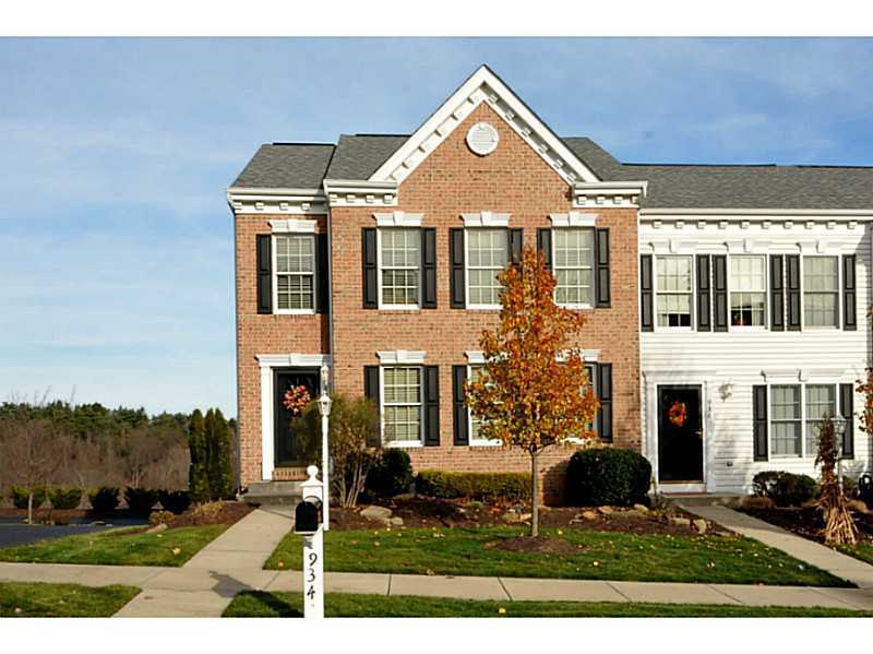 Property Photo: 934 Montclair Drive PA 15108