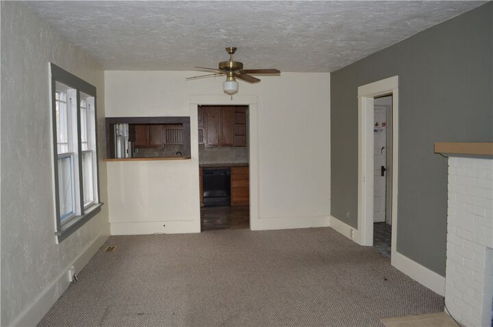 Property Photo:  206 S Pine St  WA 98926 