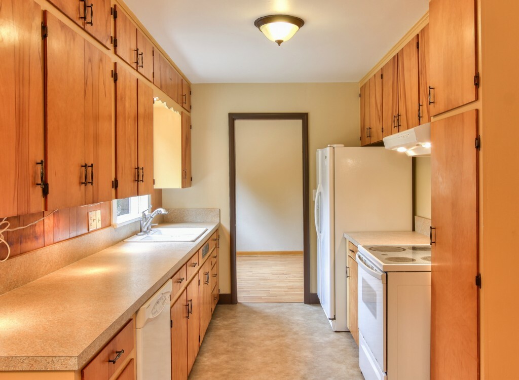Property Photo: 925 N 16th St WA 98273