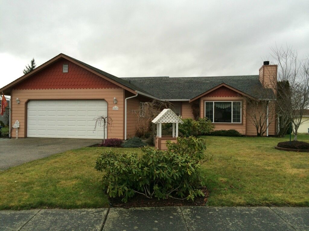 Property Photo:  203 S 30th Place  WA 98274 