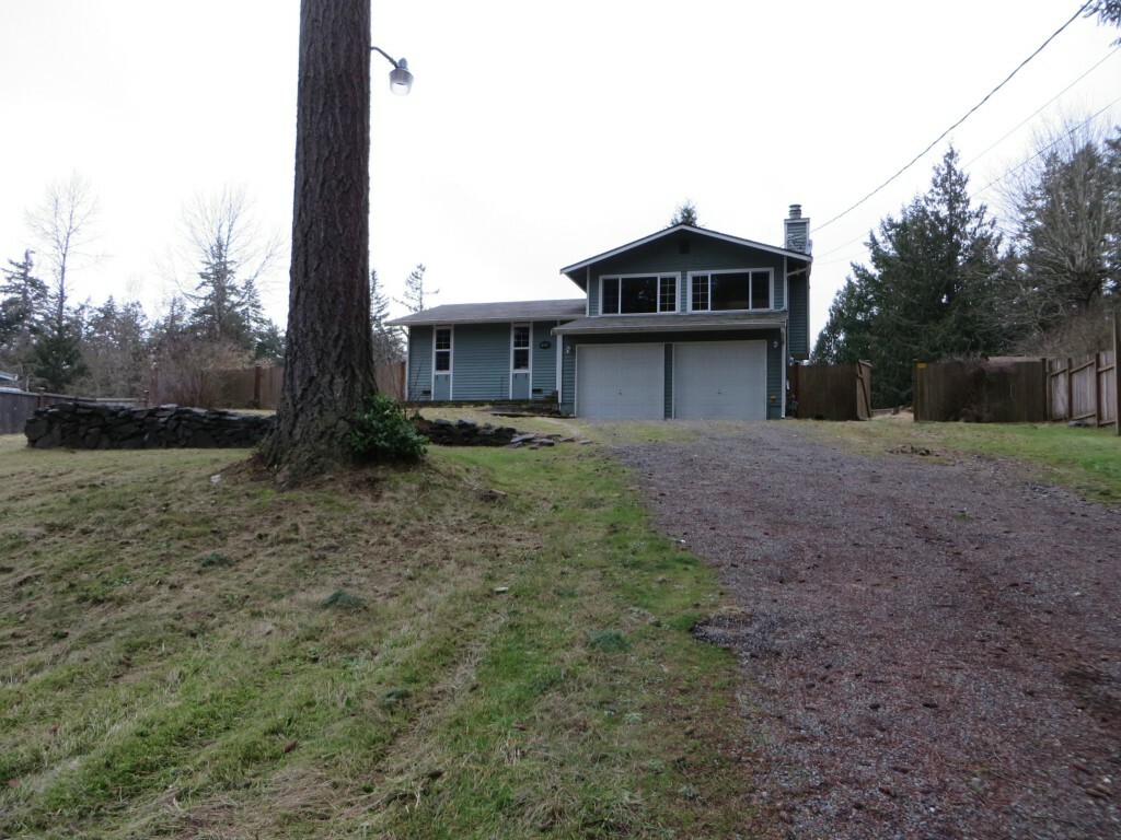 Property Photo:  7515 190th Ave E  WA 98391 