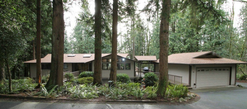 Property Photo:  12203 210th Place SE  WA 98027 