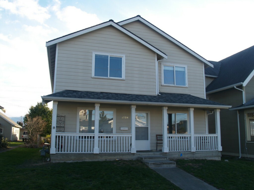 Property Photo:  2104 Ellis St  WA 98225 