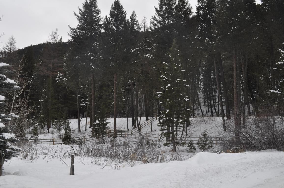 Property Photo: 219 Cedar Dr ID 83340