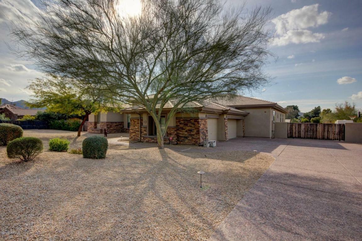 Property Photo: 10042 N 37th Street AZ 85028