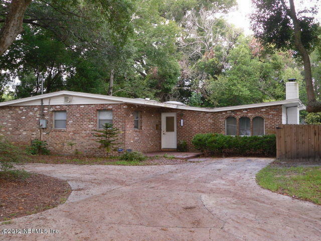 Property Photo:  2502 Columbine Drive N  FL 32211 