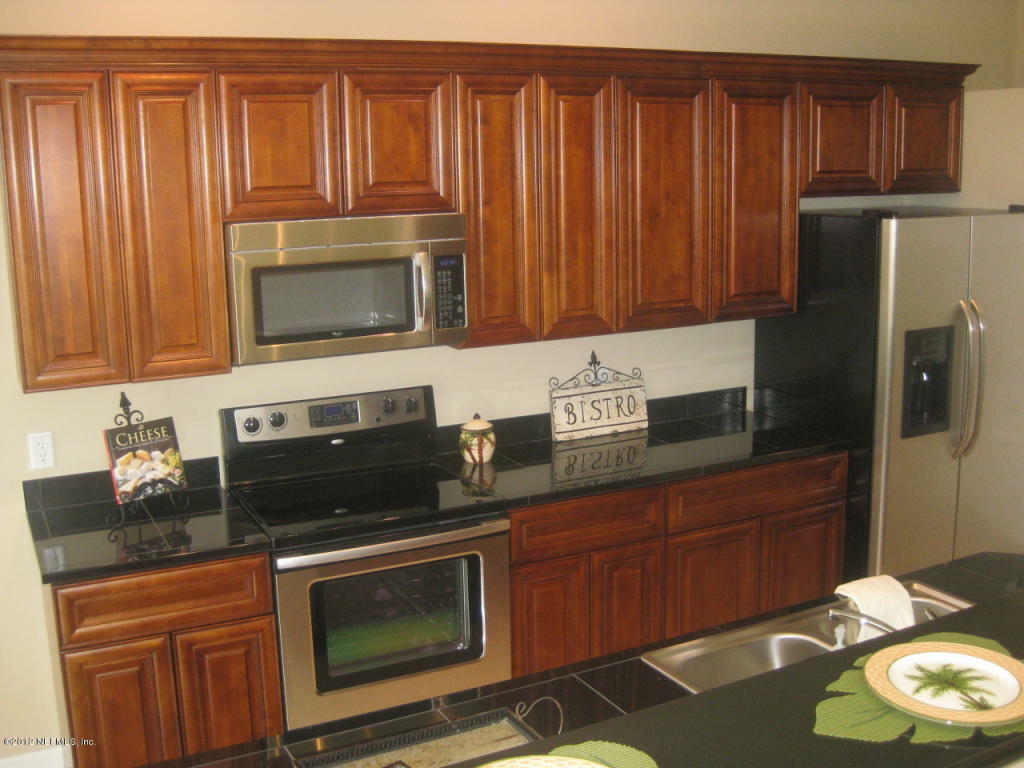 Property Photo: 12112 Farnsworth Court FL