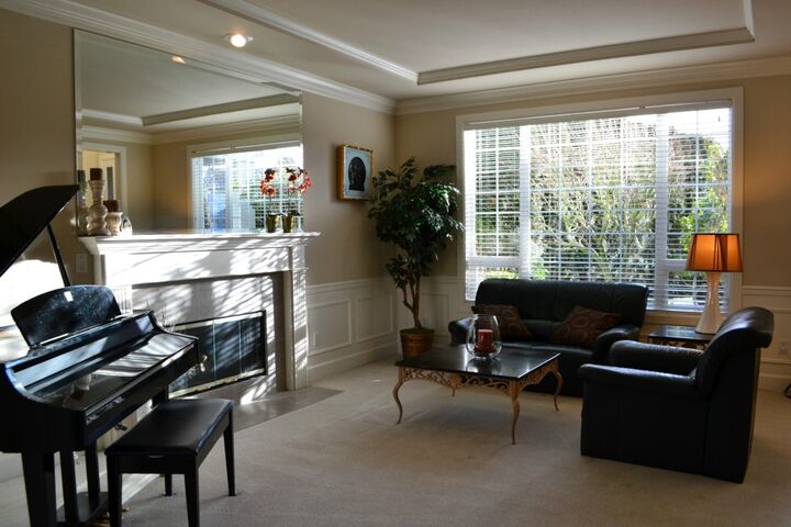 Property Photo:  20522 NE 22nd Ct  WA 98074 