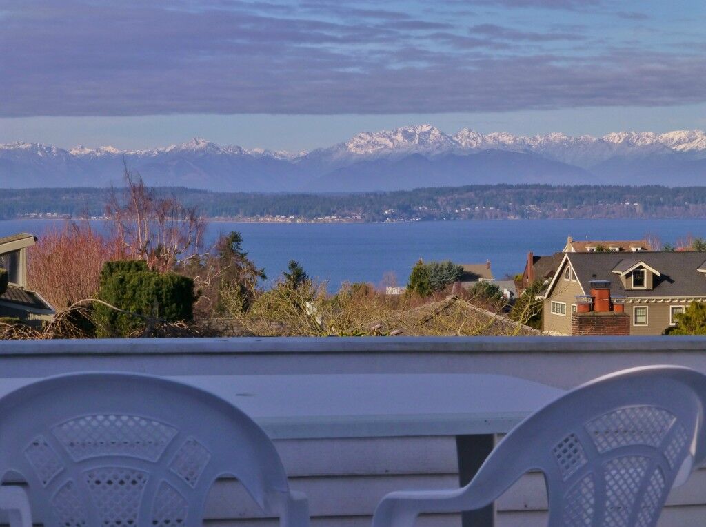 Property Photo: 3052 42nd Ave W WA 98199