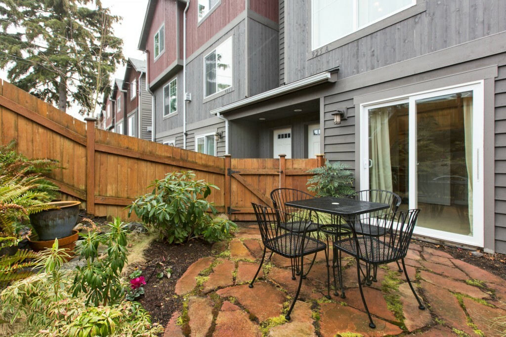 Property Photo:  925 N 97th St A  WA 98103 