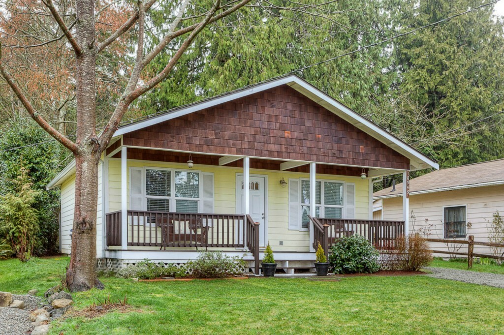 Property Photo:  18949 Harris Avenue NE  WA 98392 