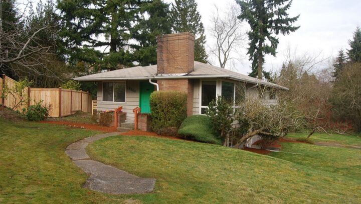 Property Photo:  10044 NE 15th Street  WA 98004 