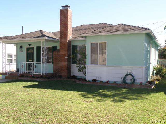Property Photo: 702 Avenue D CA 90277