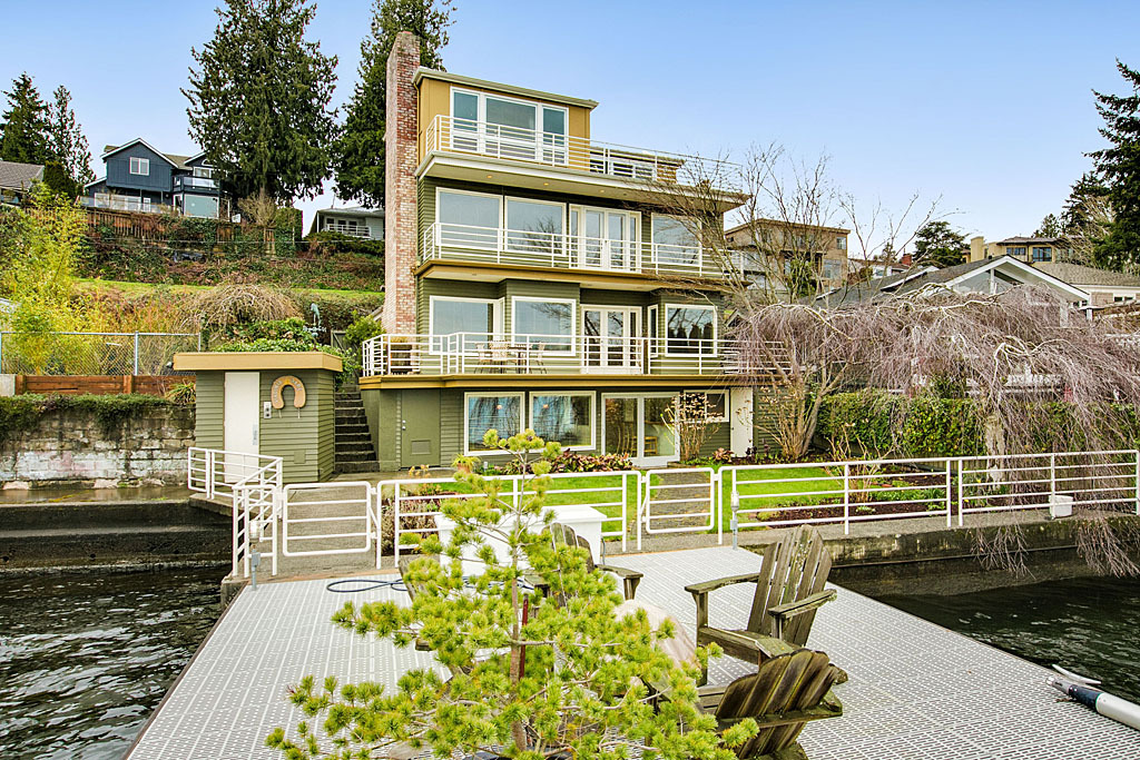 Property Photo:  10544 Riviera Place NE  WA 98125 