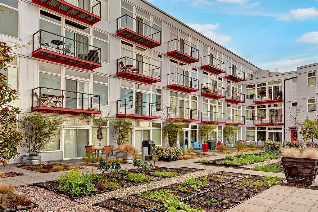 Property Photo: 2960 Eastlake Avenue E 207 WA 98102