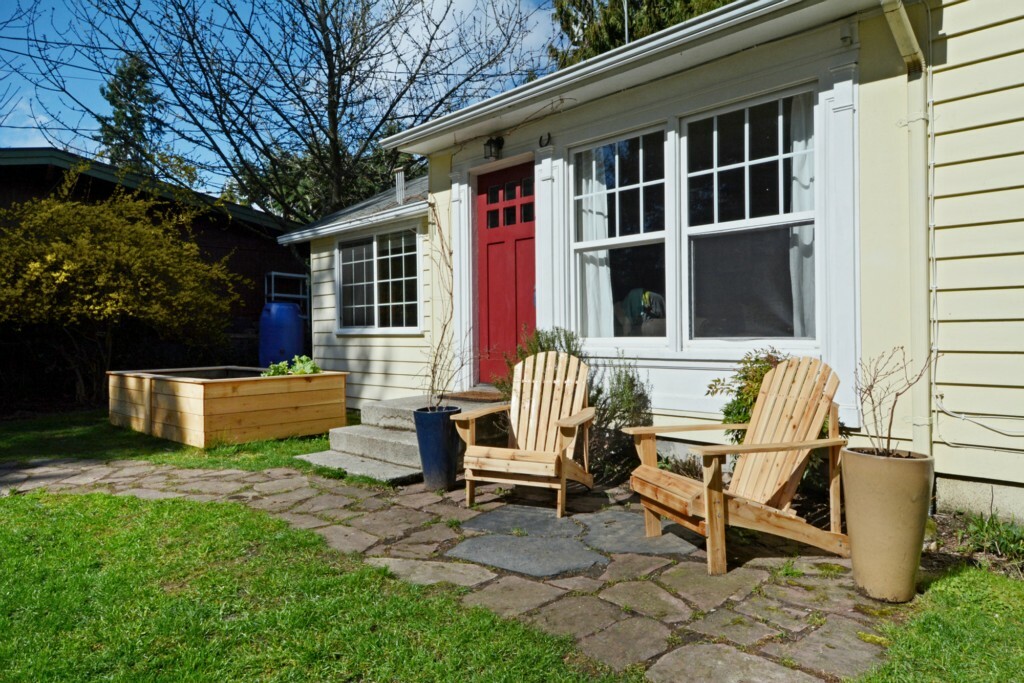 Property Photo: 11724 Corliss Ave N WA 98133