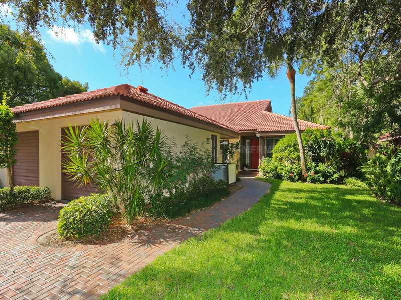 Property Photo:  4844 Kestral Park Circle 16  FL 34231 