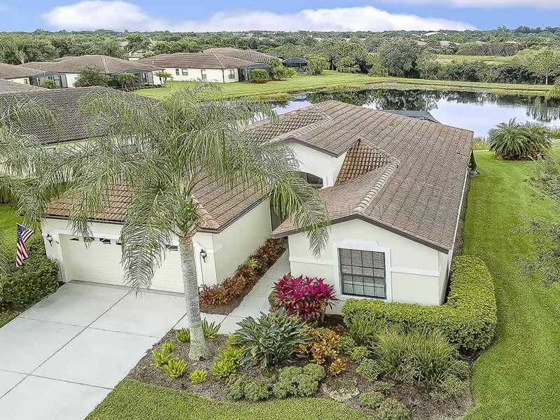 Property Photo:  8118 Stirling Falls Circle  FL 34243 